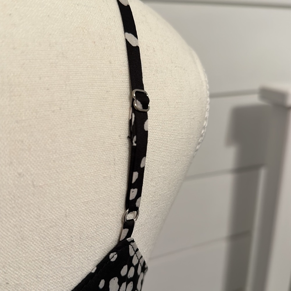 Black and white silk Calvin Klein slip dress. - Picture 6 of 7